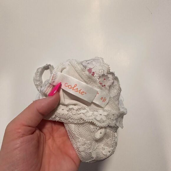 Colsie Delicate White Floral Lace Bralette medium - Picture 4 of 6